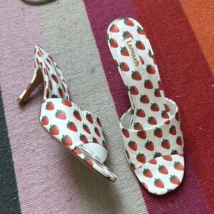 Larroude Colette Mule Heels White Strawberry Print Leather Women's Shoes 9.5